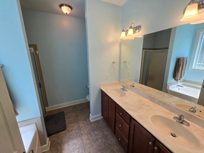 Building Photo - 47 Kentucky Derby Ln