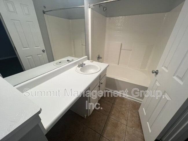 Building Photo - 6381 Klondike River Rd