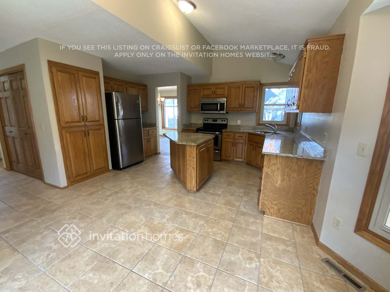 Building Photo - 14371 Raven St NW