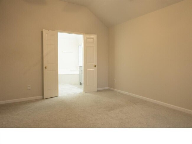 Building Photo - 4325 Palmdale Dr