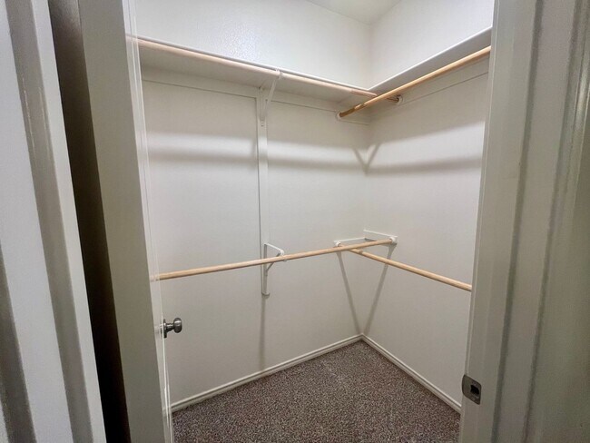 Building Photo - Escape the Ordinary in Viridian Townhomes!