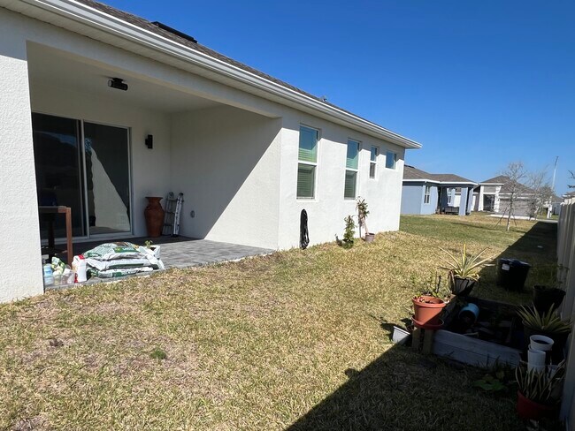 Building Photo - 2311 White Cedar Wy