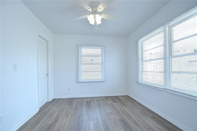 Building Photo - 150 E Madeira Ave