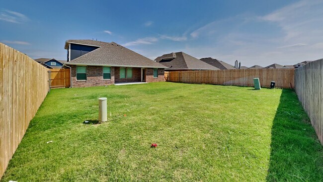 Building Photo - Spectacular 3 Bedroom 2.5 Bathroom Home in...