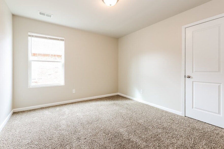 Building Photo - 184 Addy Ln