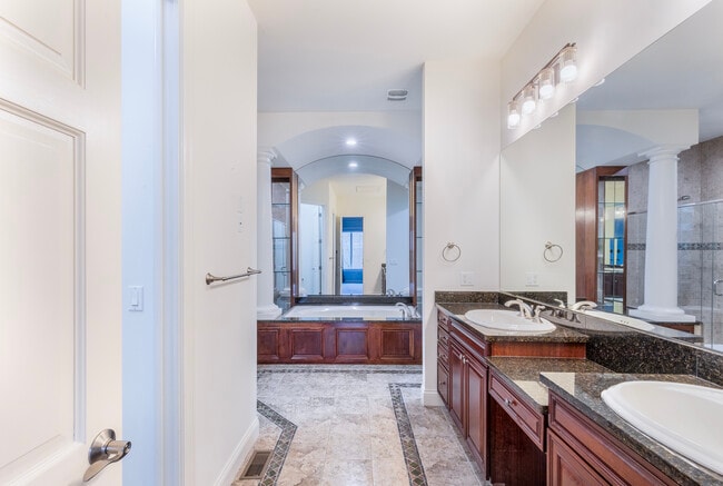 Building Photo - 1991 Chesterfield Ridge Cir