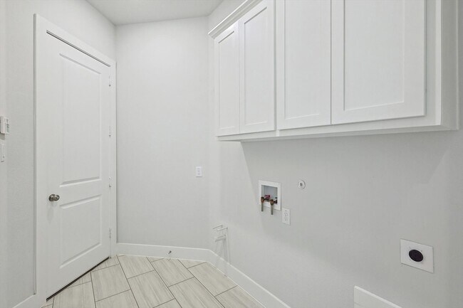 Building Photo - 6249 White Creek Drive