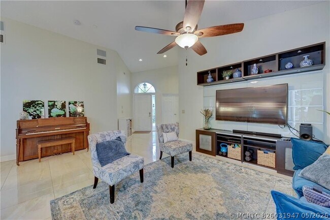 Building Photo - 8171 Hampton Wood Dr