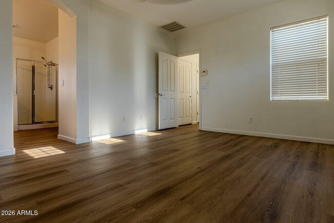 Building Photo - 2051 E Carla Vista Dr