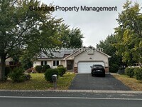 Building Photo - Maple Grove Single Family Home, 2 Car Gara...