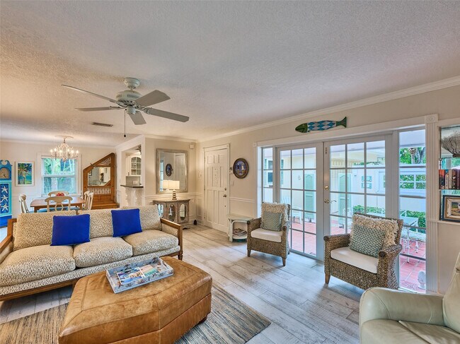 Building Photo - 3220 Oleander Way