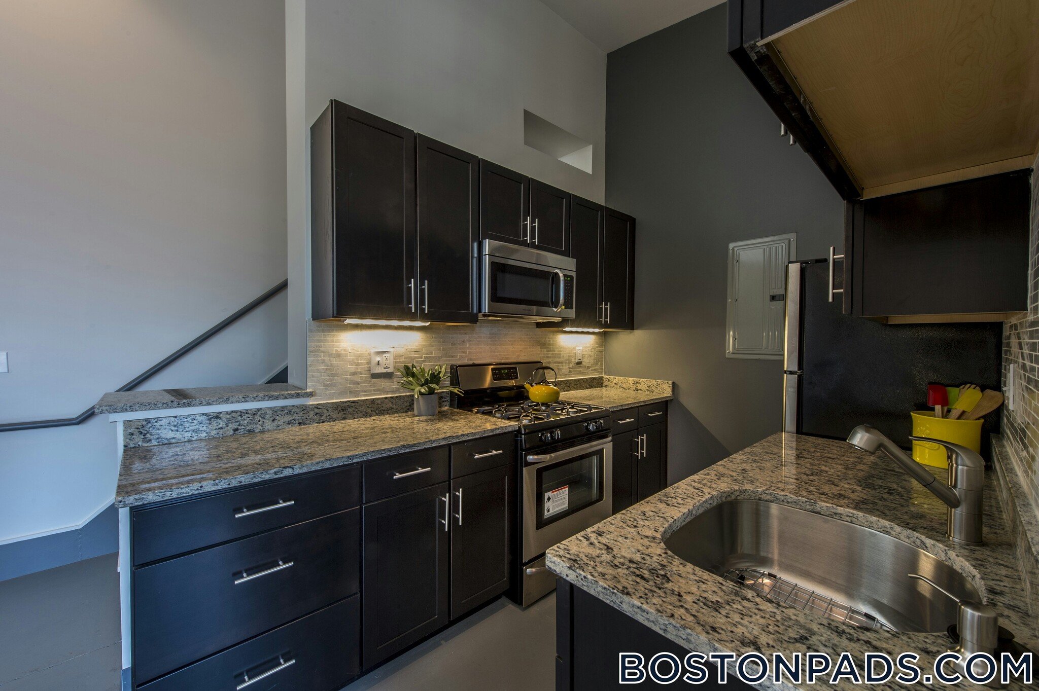 Building Photo - 160 E Berkeley St