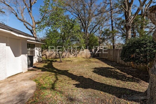 Building Photo - Beautifully Renovated 3 Bed 2 Bath Home in Theodore