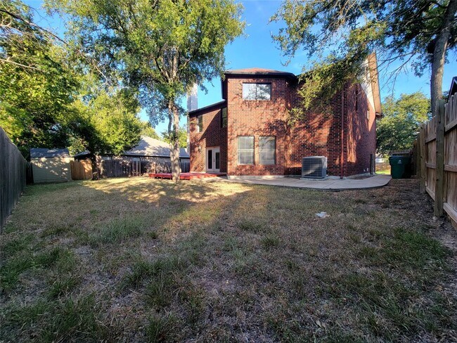 Building Photo - 809 Dogwood Trail