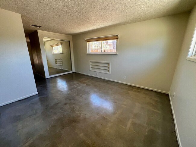 Building Photo - 56769 Joshua Dr