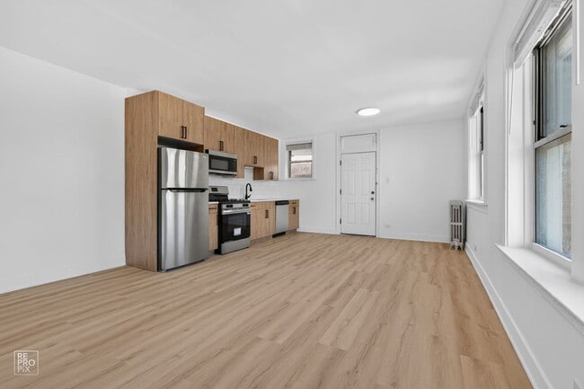 Building Photo - 6312 N Artesian Ave
