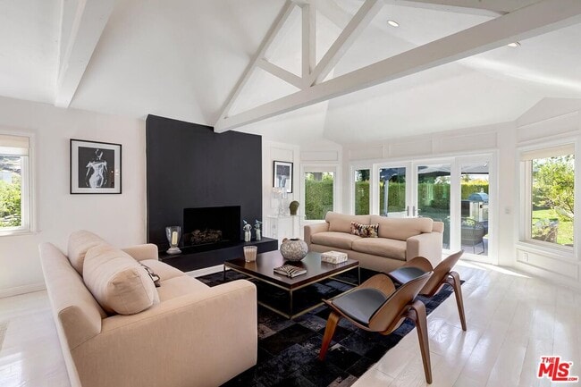 Building Photo - 3063 Deep Canyon Dr