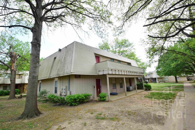 Building Photo - 6601 S Zunis Ave