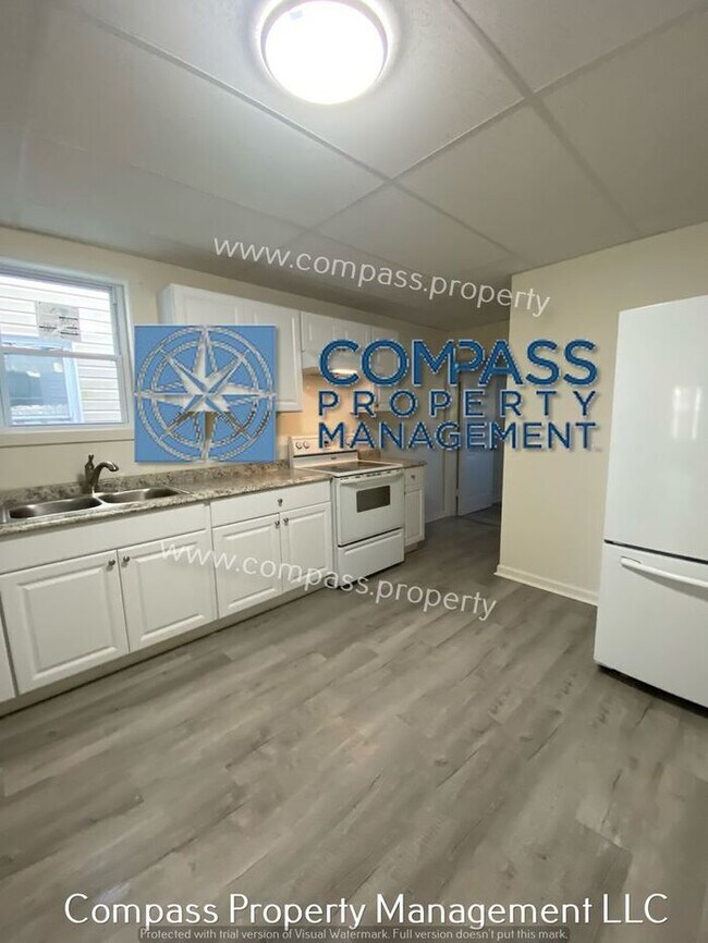 Building Photo - $ 1795 - 4 Bedroom, 1.5 Bath 3 Floor Home,...