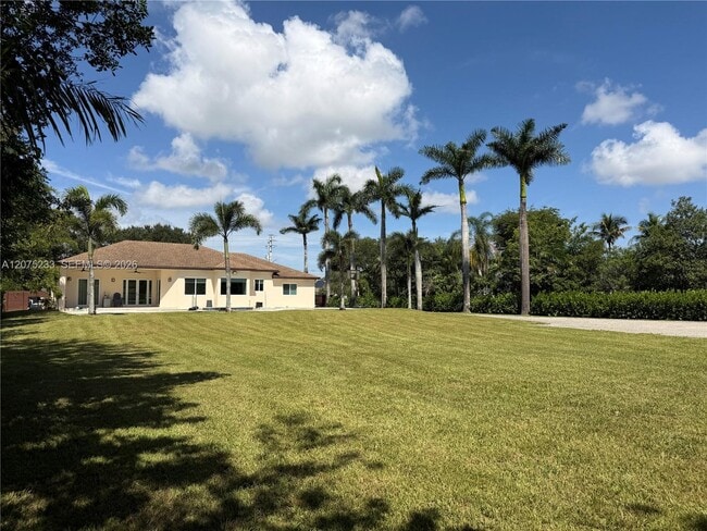 Building Photo - 5600 SW 199th Ave