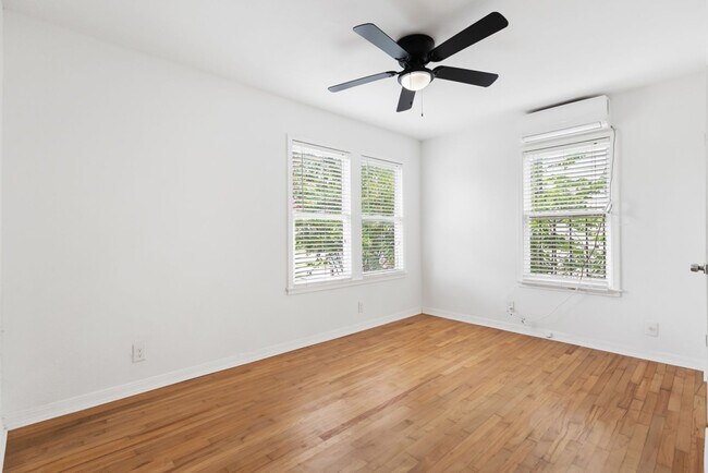 Building Photo - Updated Home • Huge Backyard • Minutes to Brooks City Base & Downtown San Antonio