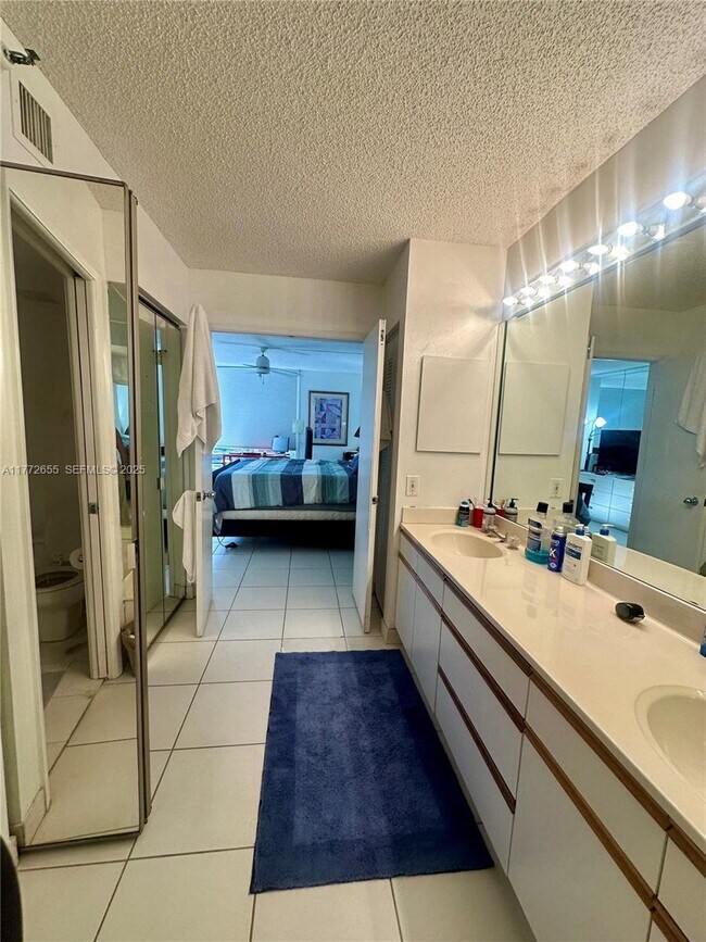 Building Photo - 19101 Mystic Pointe Dr