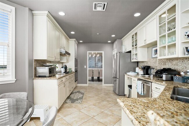 Building Photo - 8743 The Esplanade