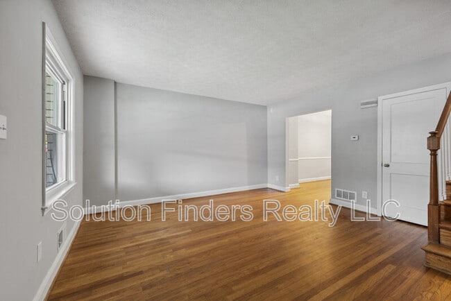 Building Photo - 2110 Coralthorn Rd