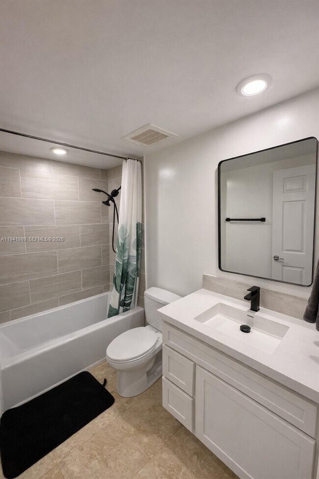 Building Photo - 1755 E Hallandale Beach Blvd