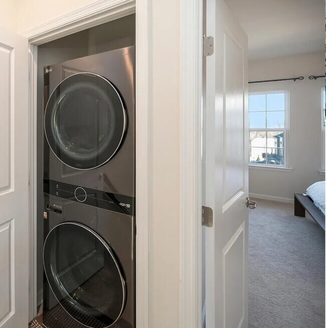 Building Photo - 1107 Rampart Dr