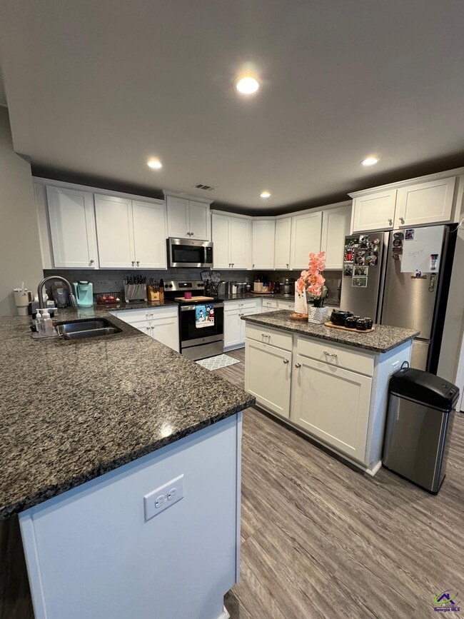 Building Photo - 631 Broderick Cir