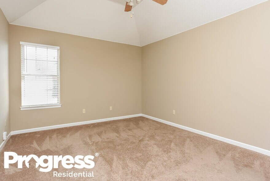 Building Photo - 7470 Jennifer Dr