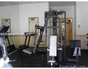 Building Photo - 620 S Park Rd