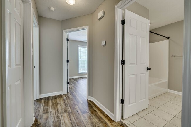 Building Photo - 1054 Grove Landing Ln