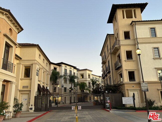 Building Photo - 23500 Park Sorrento