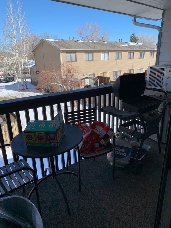 Building Photo - Rent includes all utilities except for ele...