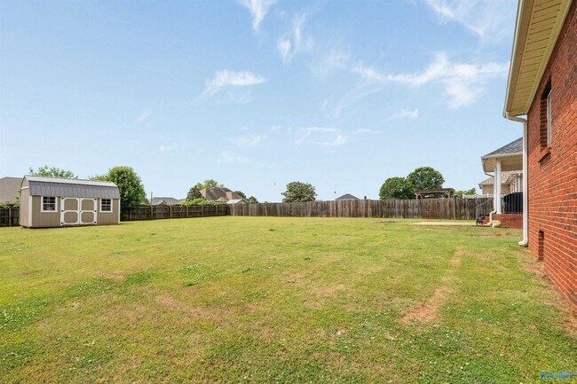 Building Photo - 25850 Iron Gate Dr
