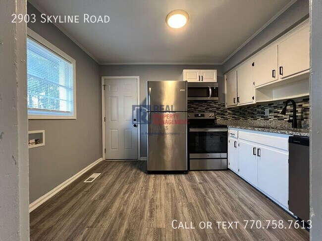 Building Photo - 2903 Skyline Rd