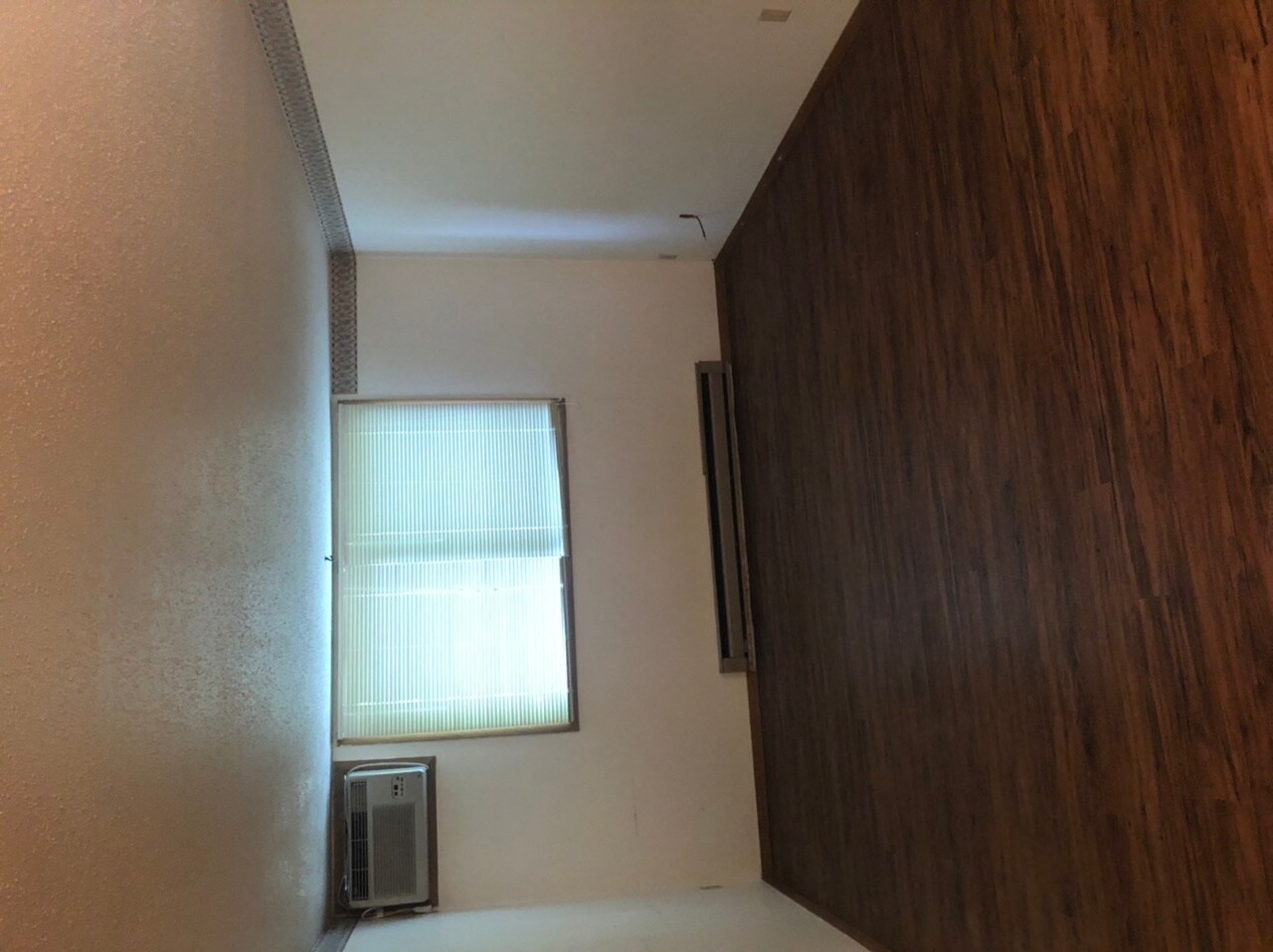 Building Photo - 906 Benton Dr