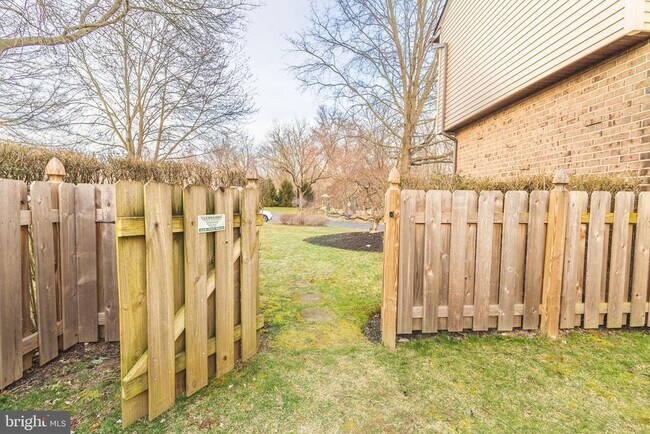 Building Photo - 3473 E Gate Pl