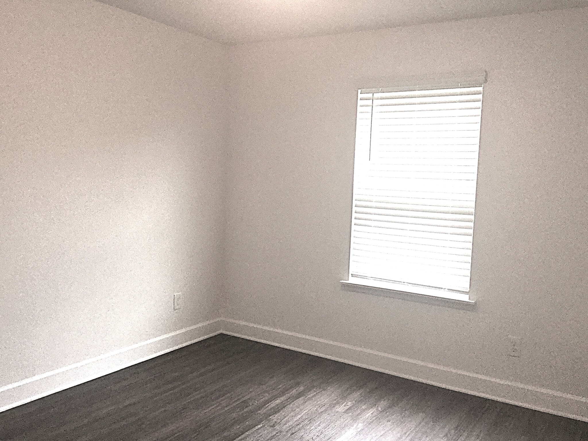 Building Photo - 221 Crestrun Loop