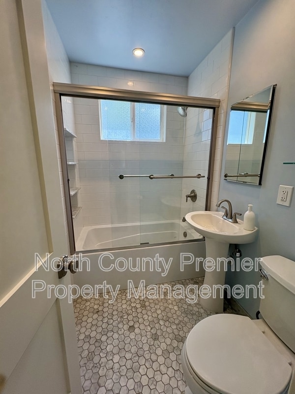 Building Photo - 2243 Garnet Ave