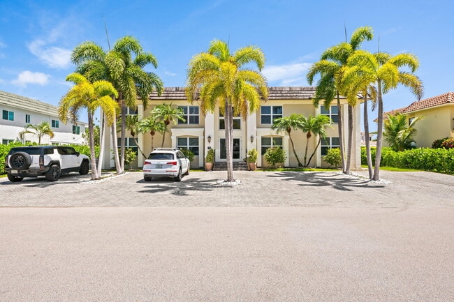 Building Photo - 1105 Bel Air Dr