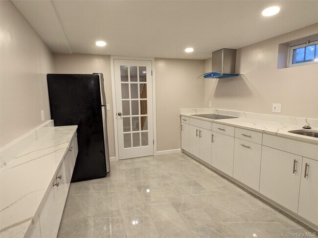 Building Photo - 251-16 Gaskell Rd
