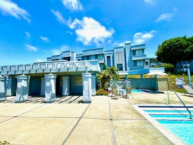 Building Photo - FOR RENT: 2Bd/1.5Ba Upgraded Townhome In T...