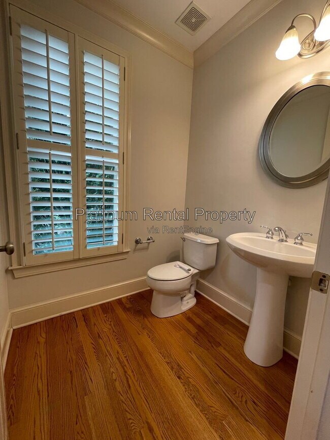 Building Photo - 1875 Adagio Dr