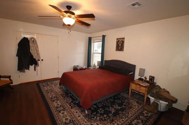 Building Photo - Spacious Home for Rent!