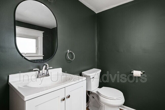 Building Photo - 418 N Drexel Ave