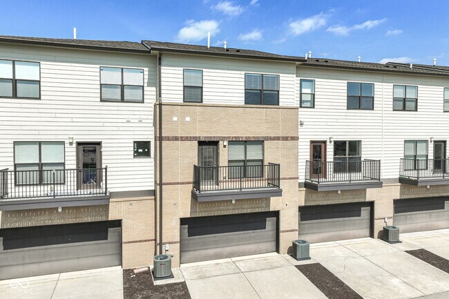 Building Photo - 2579 Filson St