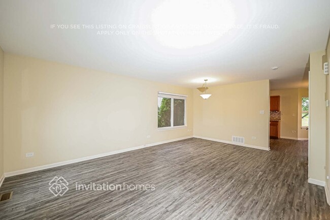 Building Photo - 6801 Desert Dr